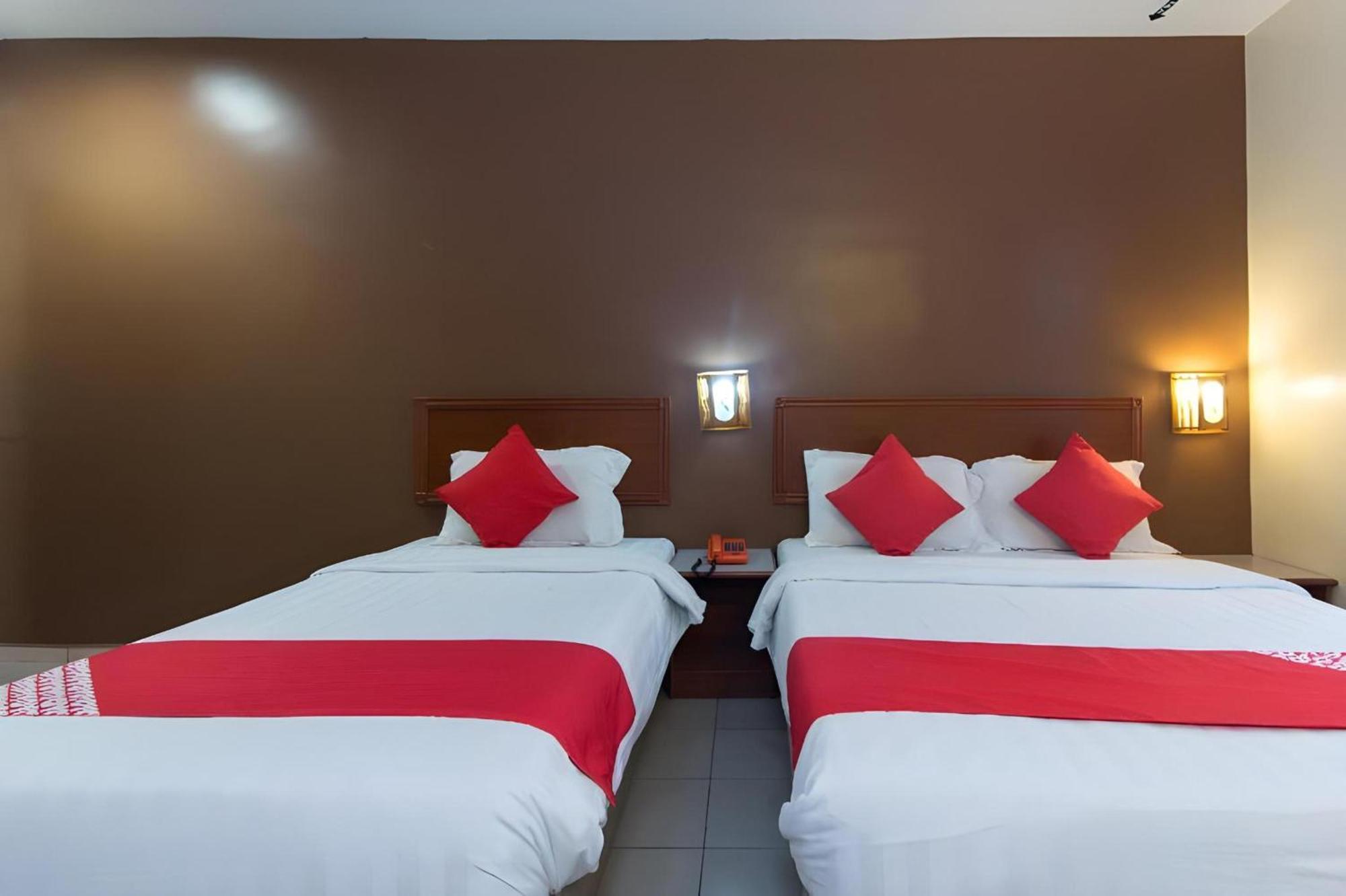Super Oyo 447 Comfort Hotel Meru Klang Exteriér fotografie