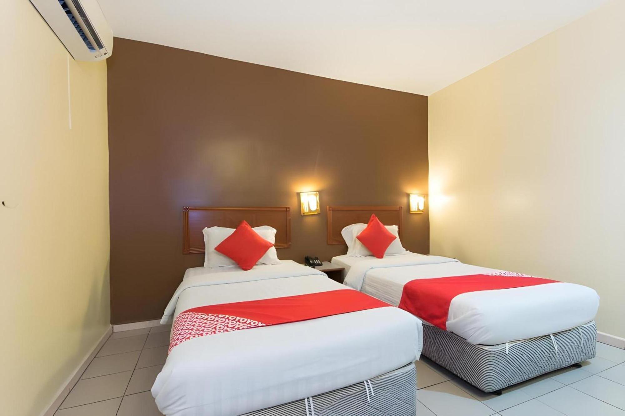 Super Oyo 447 Comfort Hotel Meru Klang Exteriér fotografie