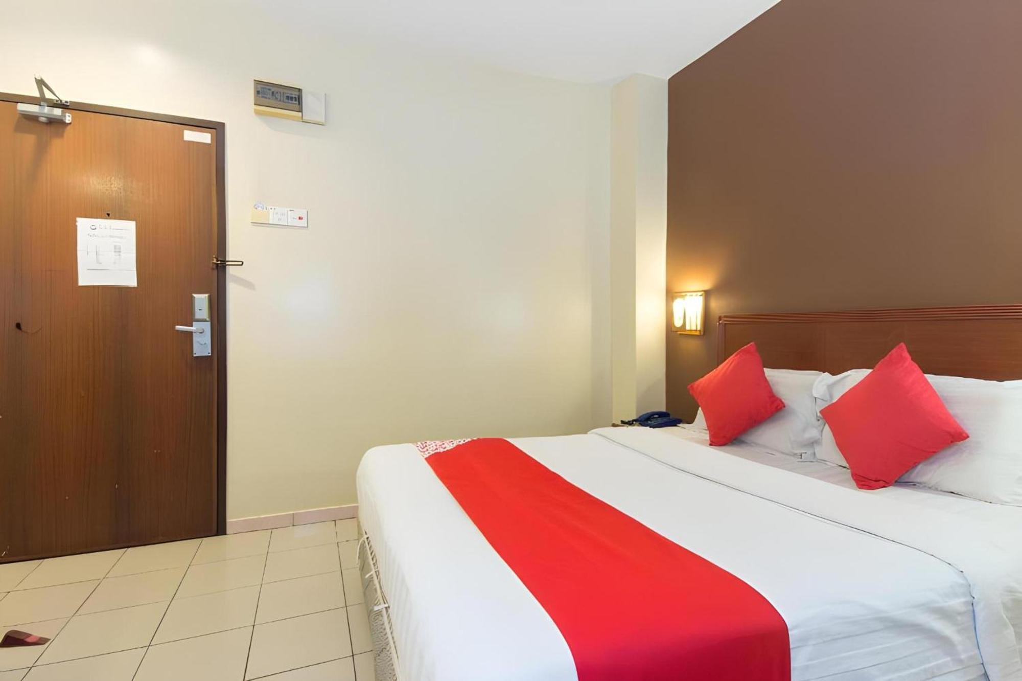 Super Oyo 447 Comfort Hotel Meru Klang Exteriér fotografie