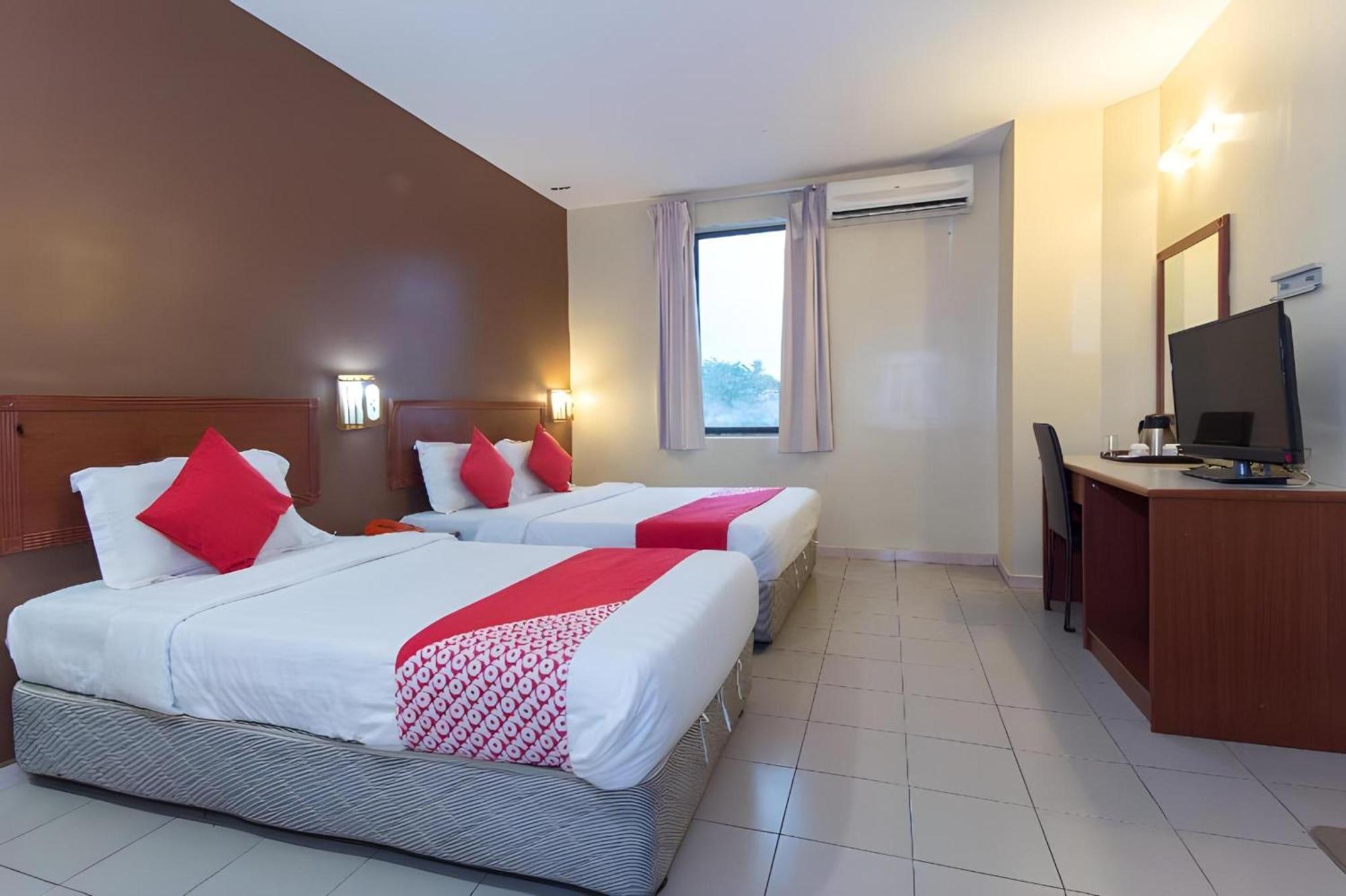 Super Oyo 447 Comfort Hotel Meru Klang Exteriér fotografie