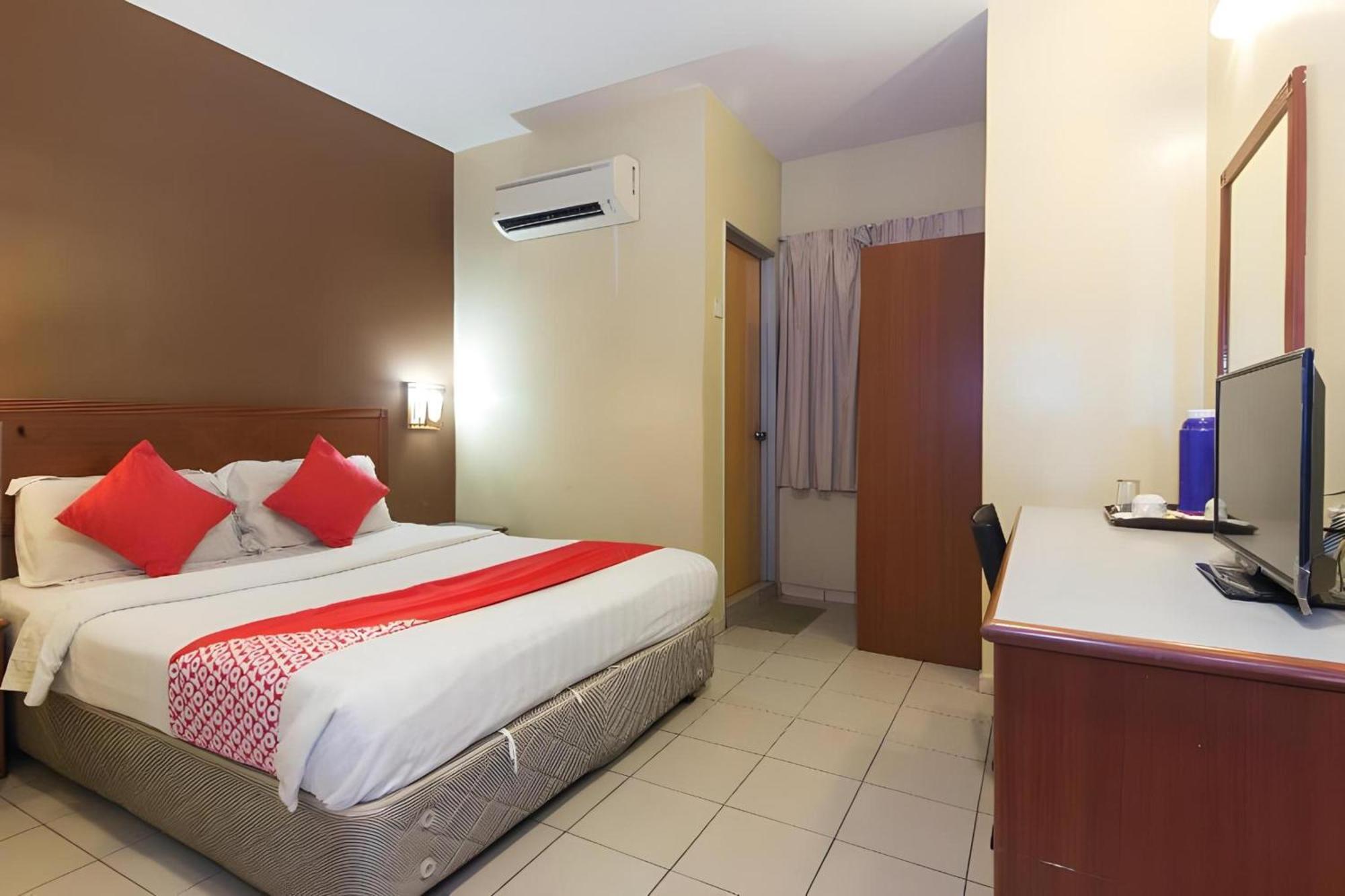 Super Oyo 447 Comfort Hotel Meru Klang Exteriér fotografie