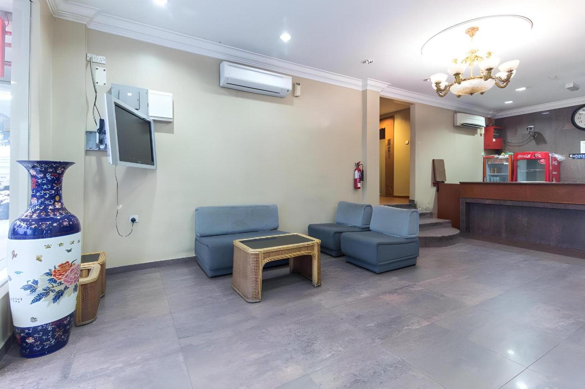 Super Oyo 447 Comfort Hotel Meru Klang Exteriér fotografie