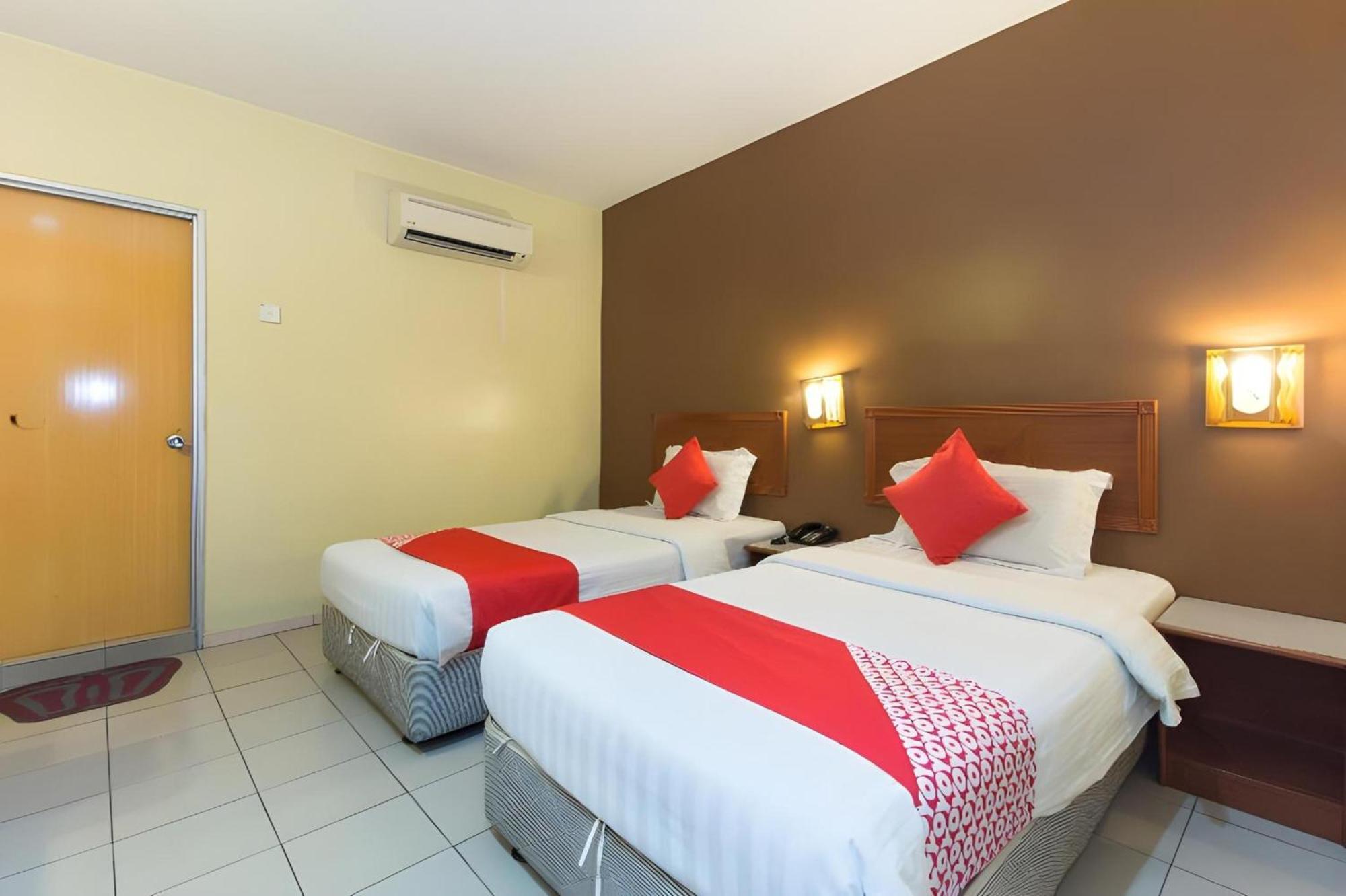Super Oyo 447 Comfort Hotel Meru Klang Exteriér fotografie