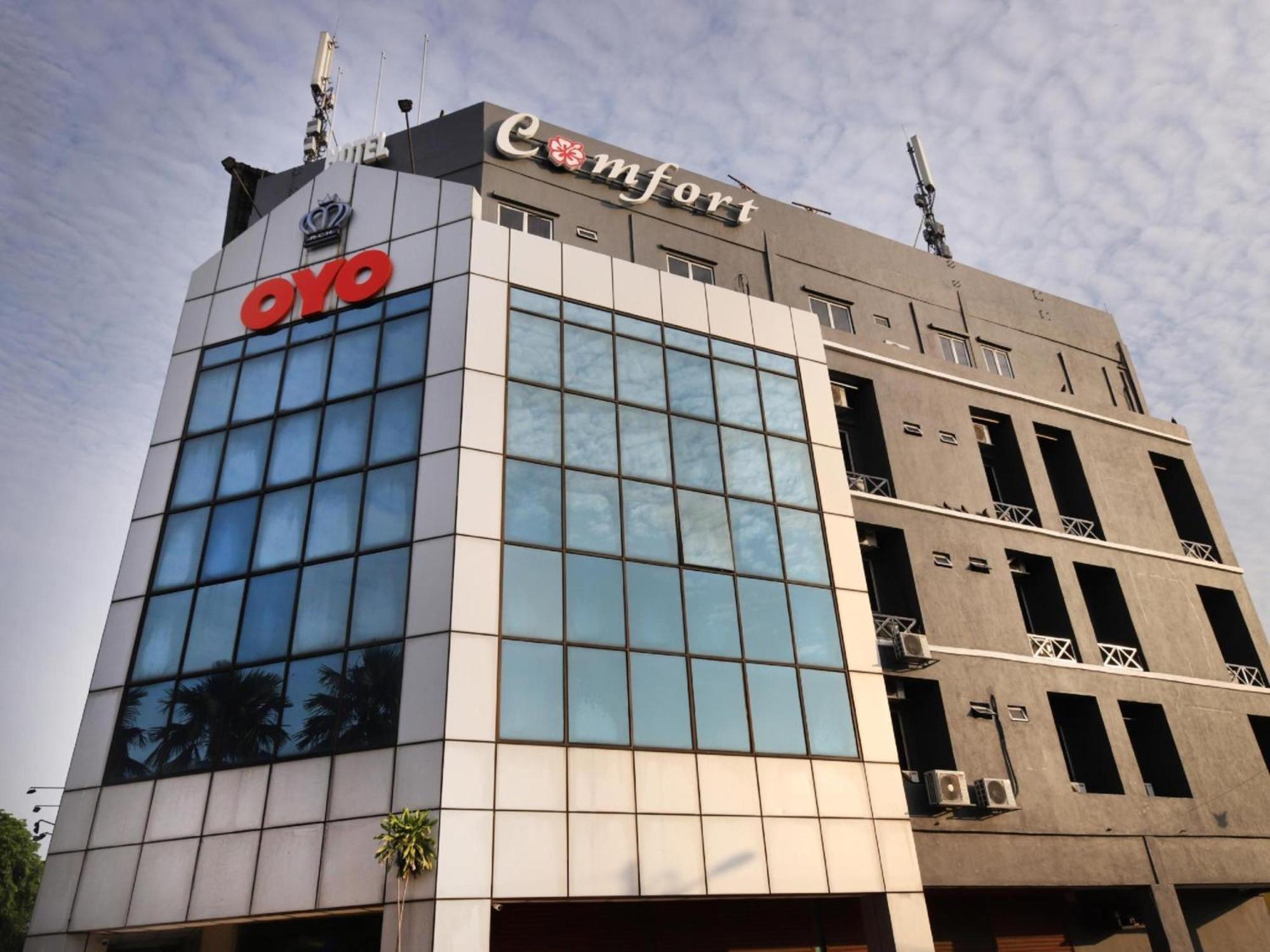 Super Oyo 447 Comfort Hotel Meru Klang Exteriér fotografie