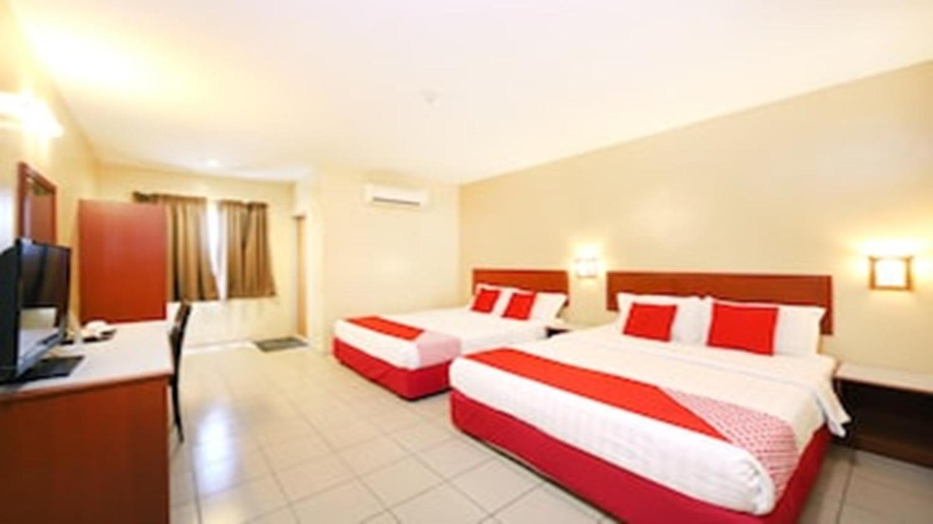 Super Oyo 447 Comfort Hotel Meru Klang Exteriér fotografie